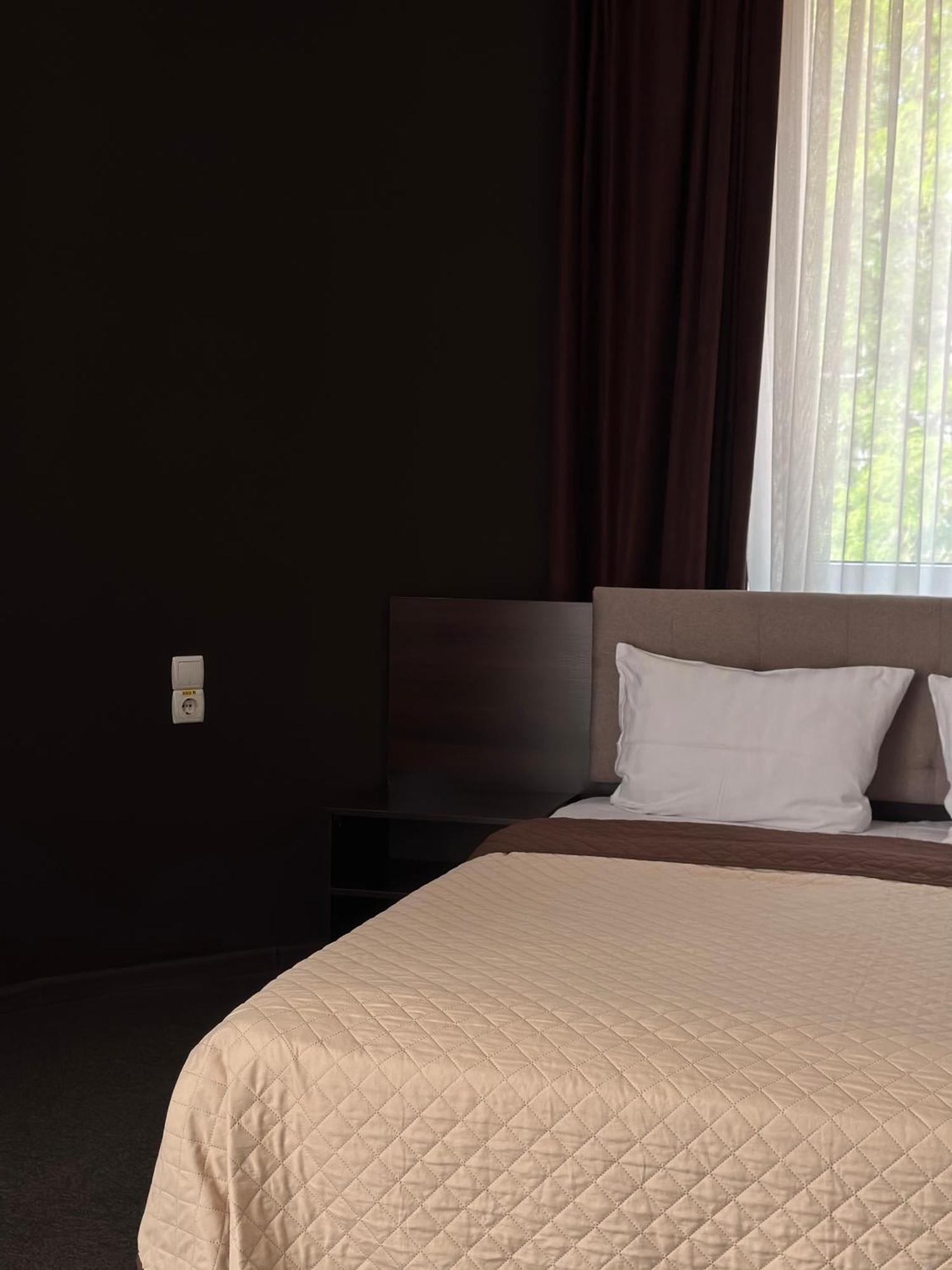 Hotel Atmosphere 波尔塔瓦 外观 照片