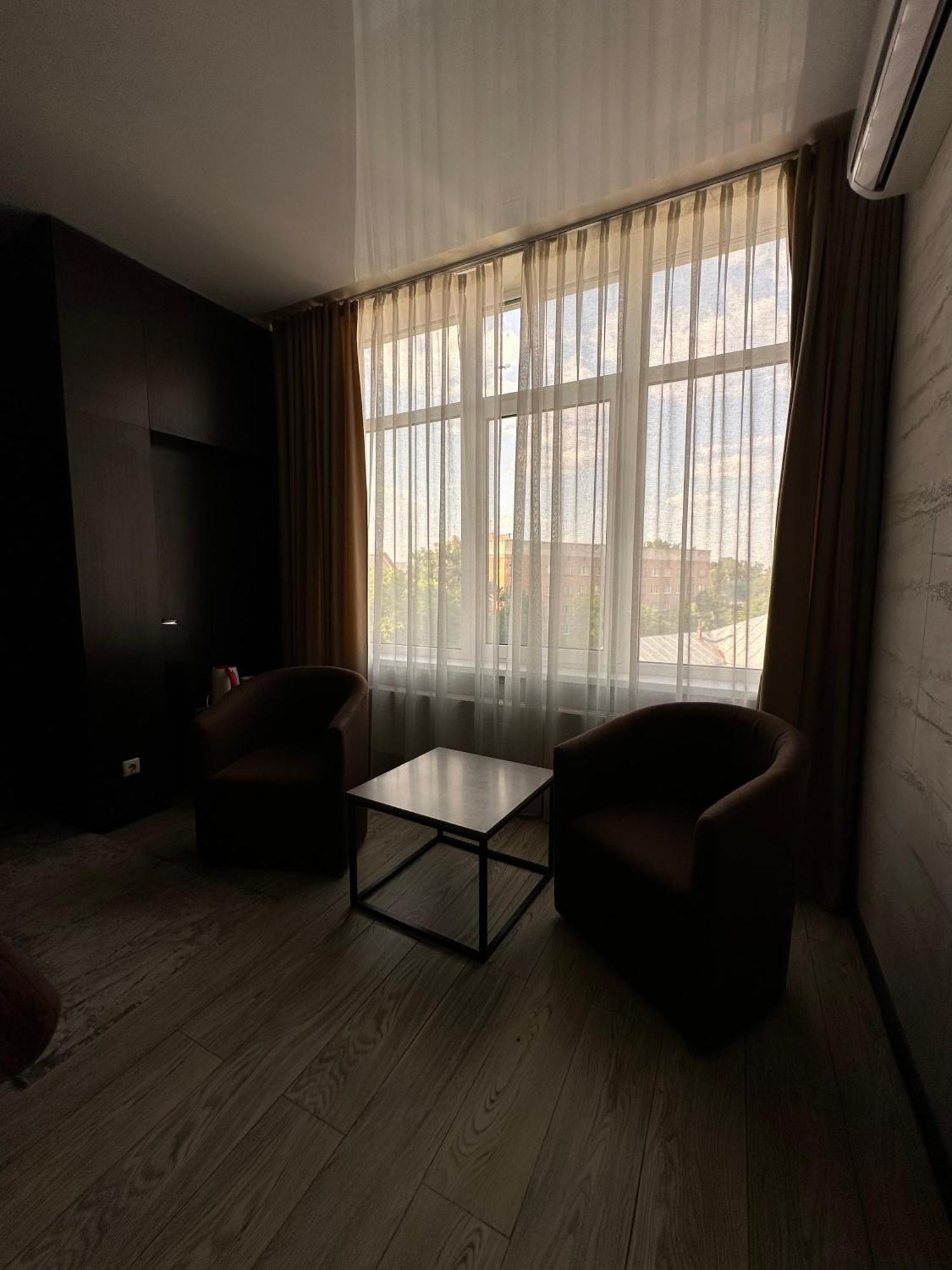 Hotel Atmosphere 波尔塔瓦 外观 照片