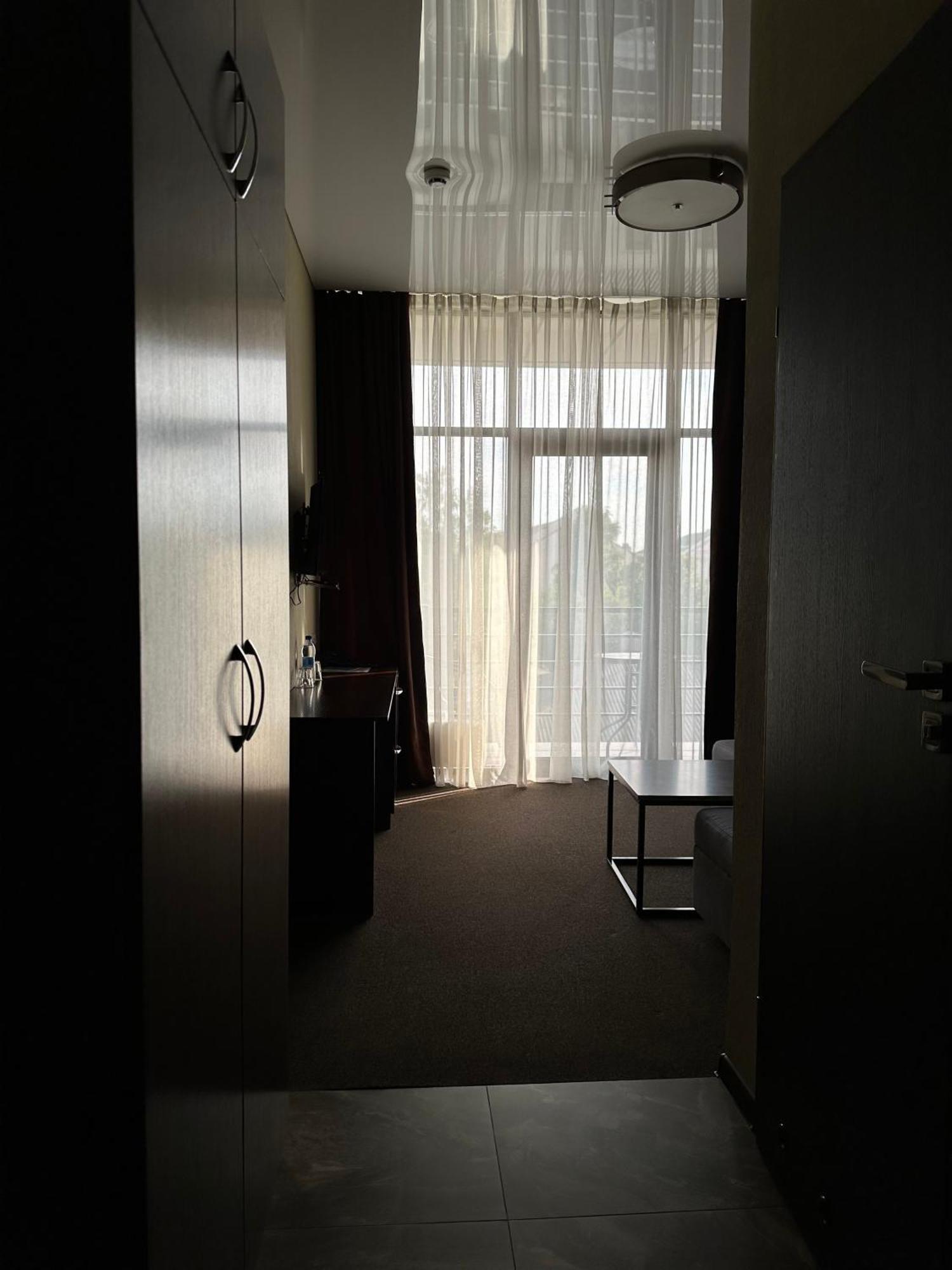 Hotel Atmosphere 波尔塔瓦 外观 照片