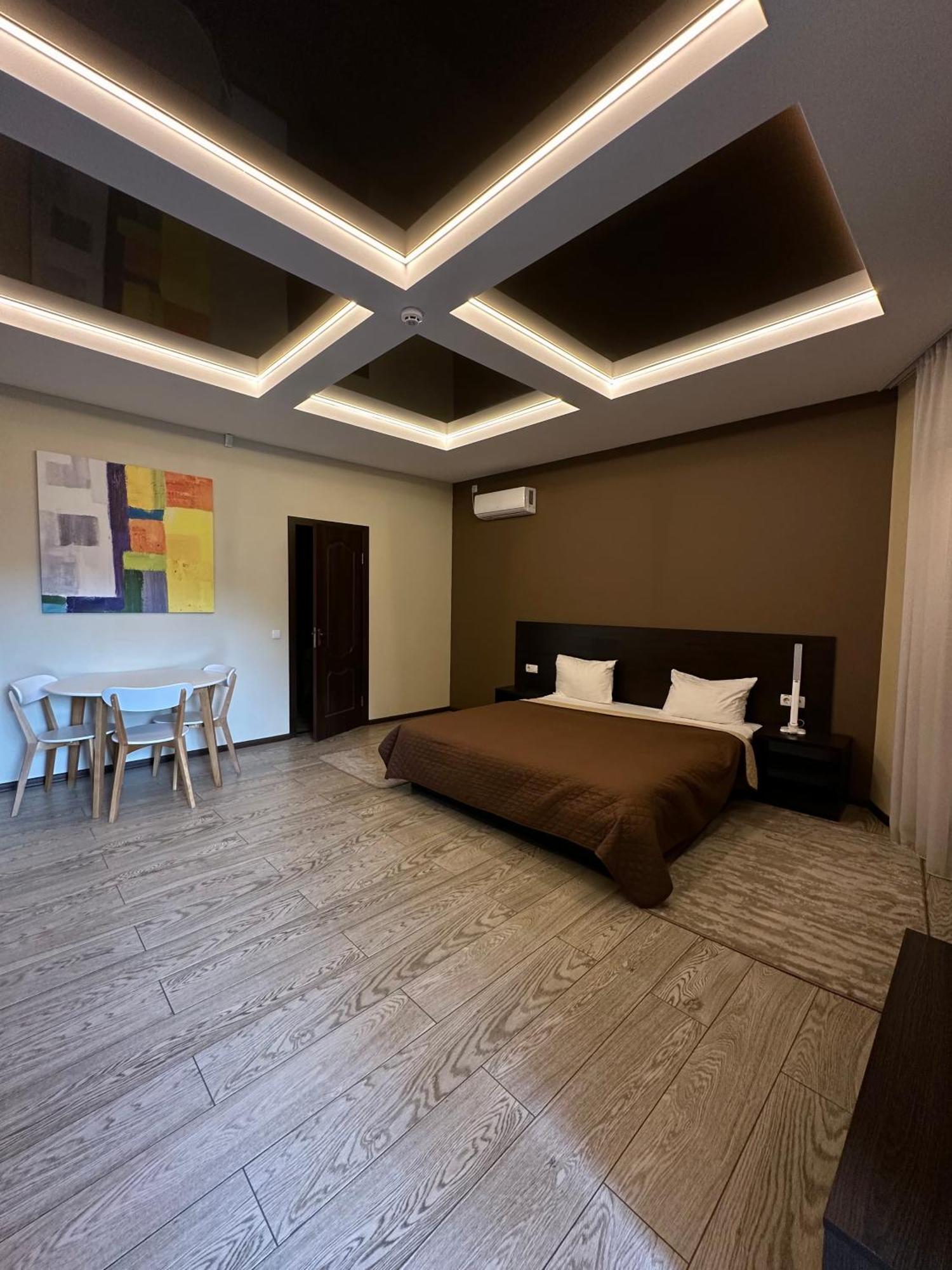 Hotel Atmosphere 波尔塔瓦 外观 照片