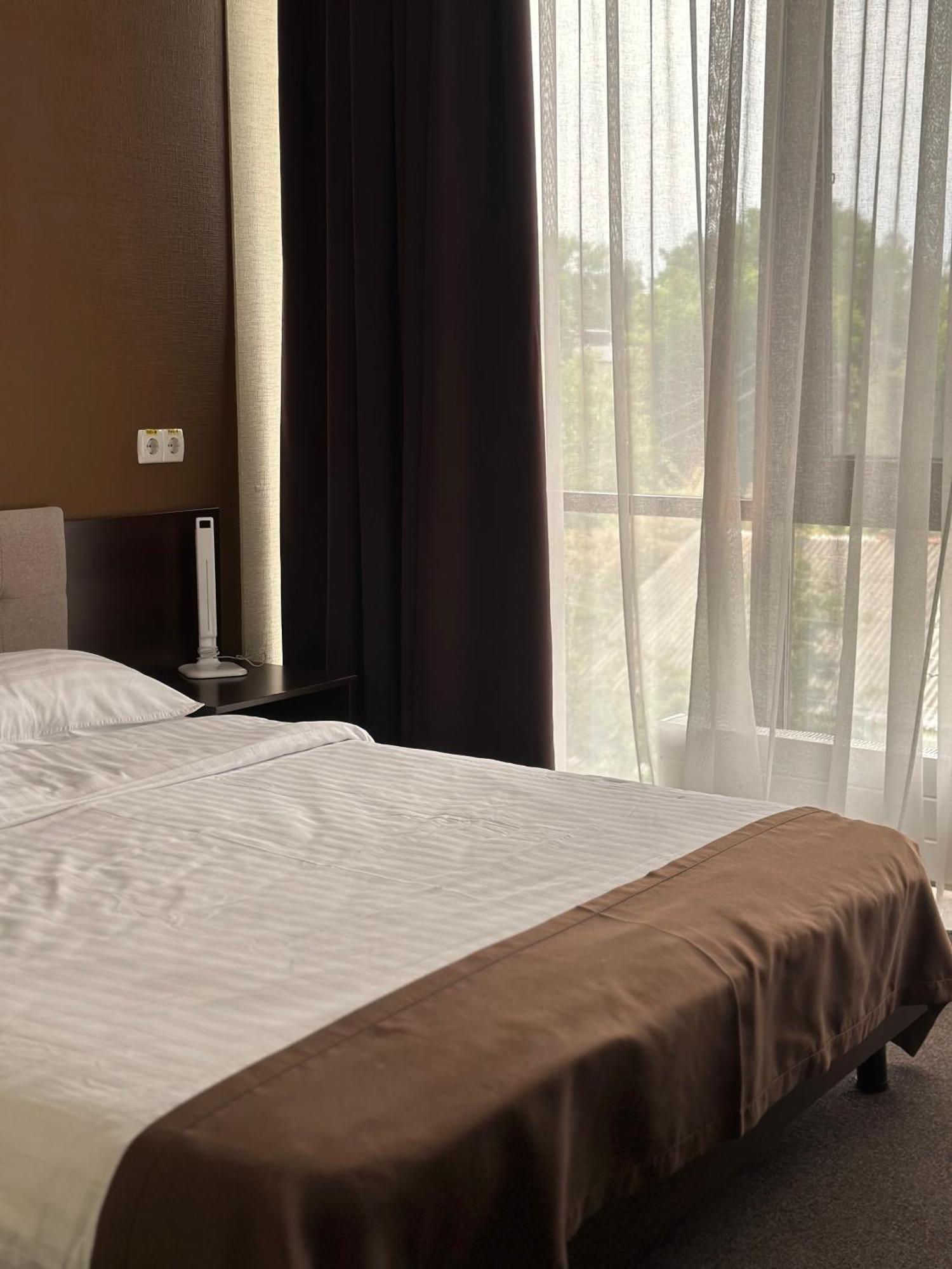 Hotel Atmosphere 波尔塔瓦 外观 照片