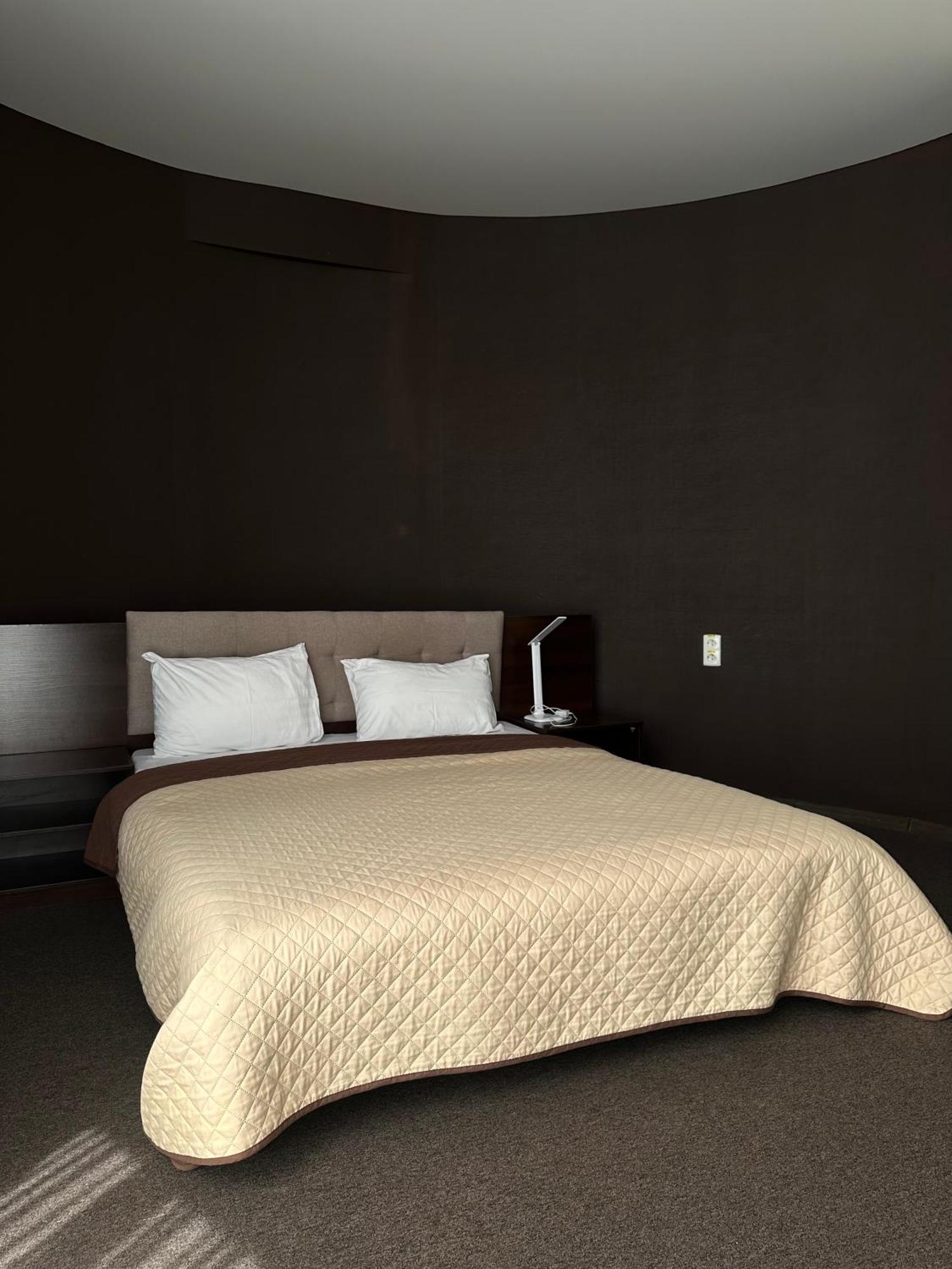 Hotel Atmosphere 波尔塔瓦 外观 照片