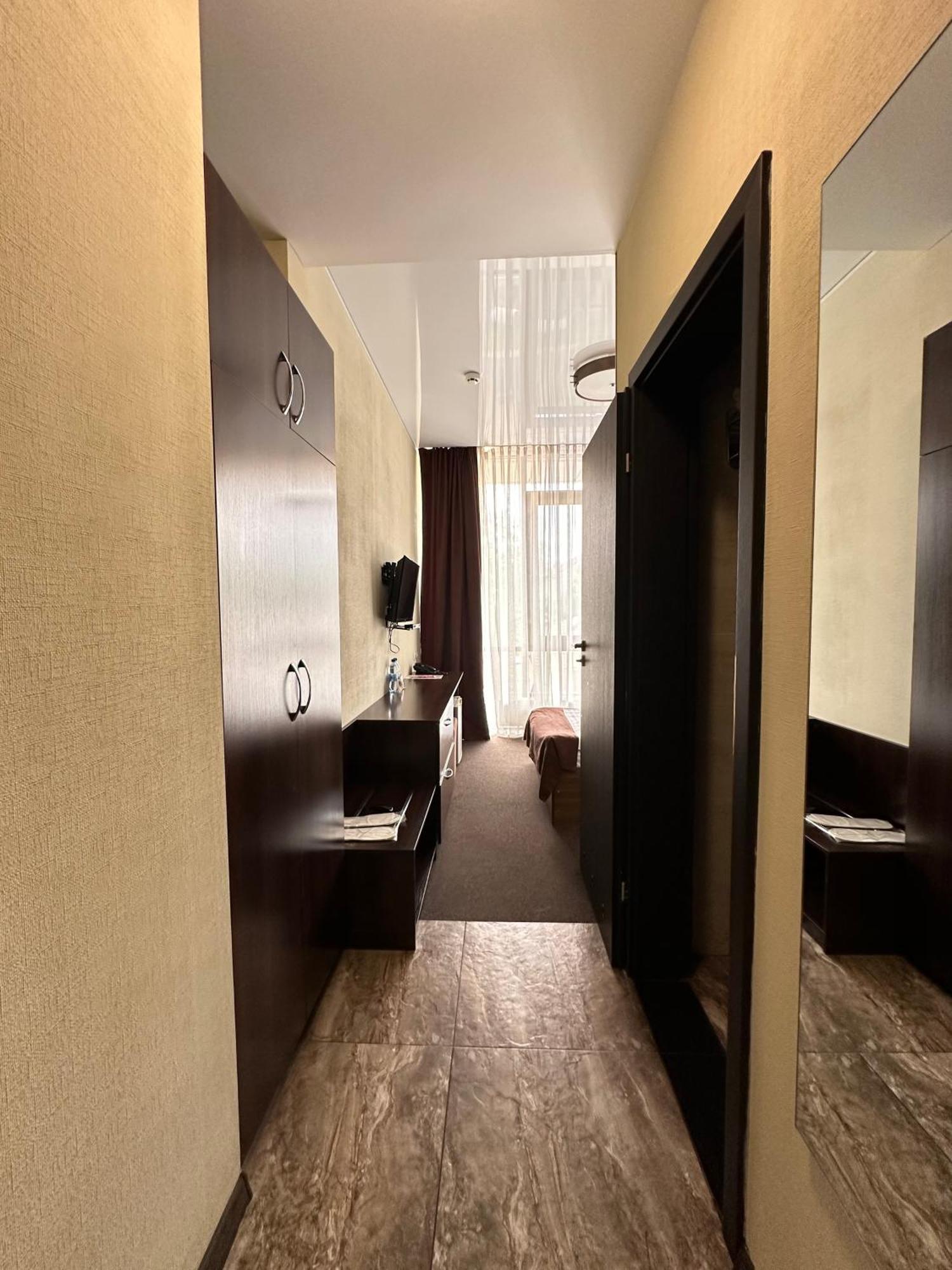 Hotel Atmosphere 波尔塔瓦 外观 照片