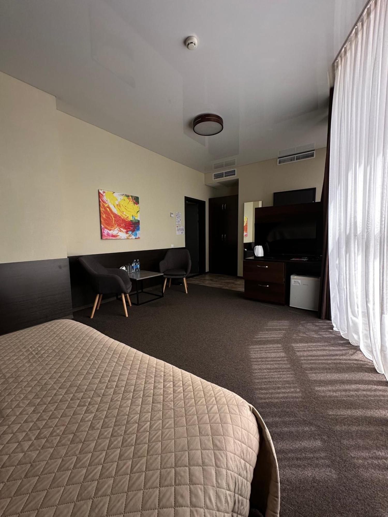 Hotel Atmosphere 波尔塔瓦 外观 照片