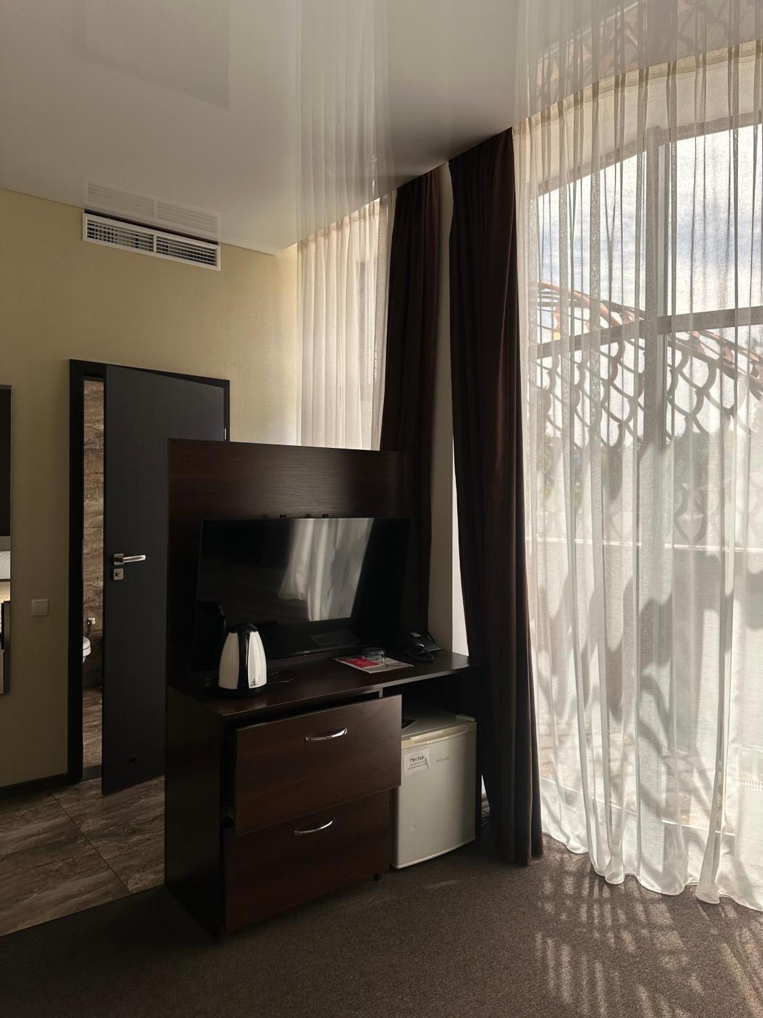 Hotel Atmosphere 波尔塔瓦 外观 照片
