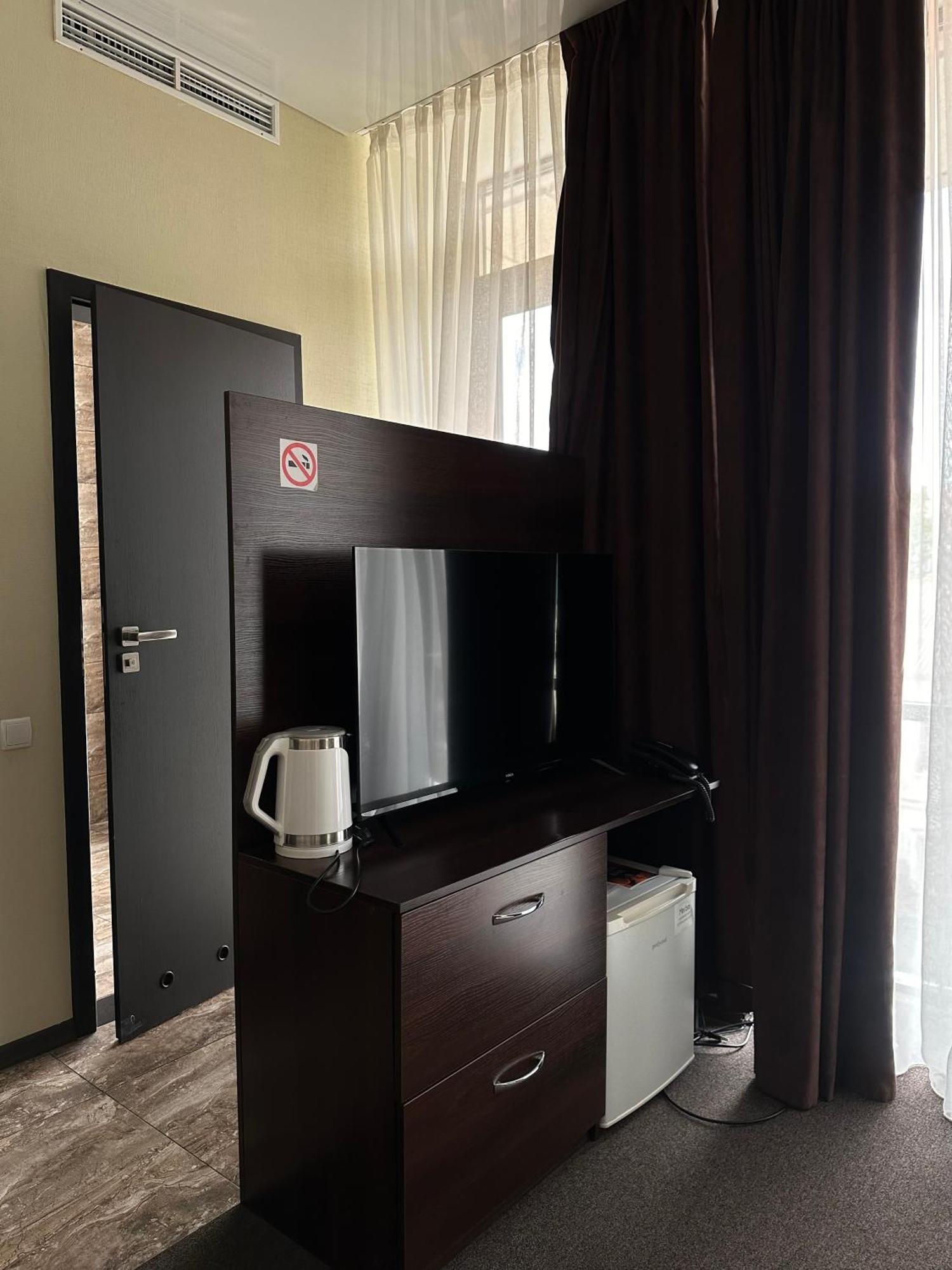 Hotel Atmosphere 波尔塔瓦 外观 照片