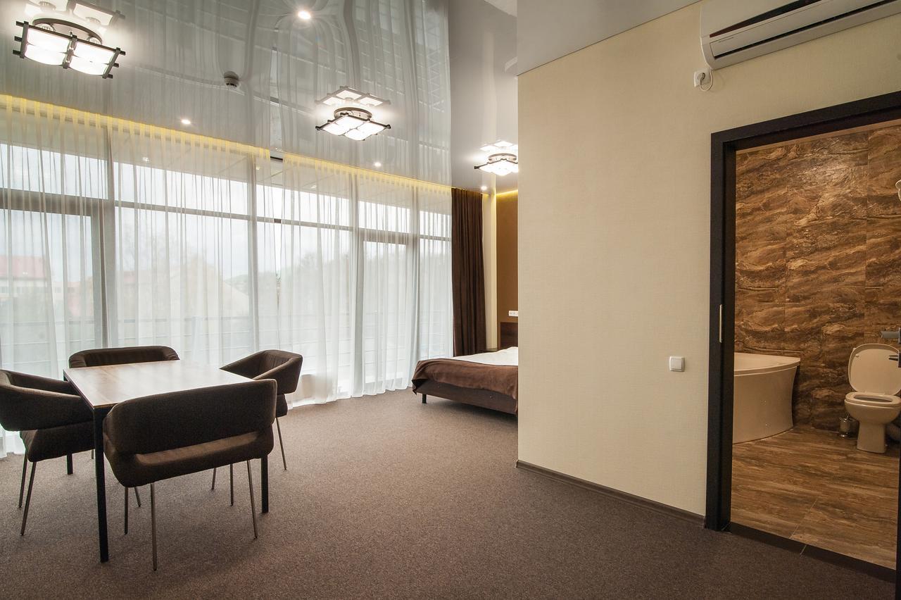 Hotel Atmosphere 波尔塔瓦 外观 照片